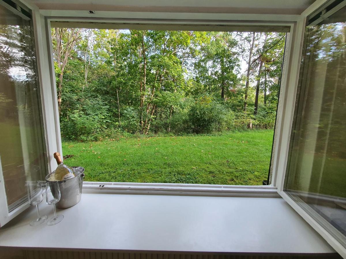Close To The Metro And The Beach!!! With A View Of The Scandinavian Forest Lejlighed Stockholm